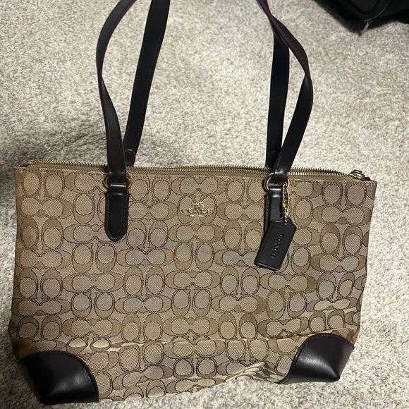 COACH, brown purse - Picture 4 of 4